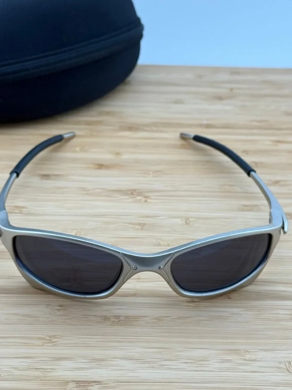 Cyber Y2K X Metal Frame Vintage Style Sunglasses - Slim, Silver/Black